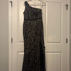 Chic One-Shoulder Black and Gold Dress